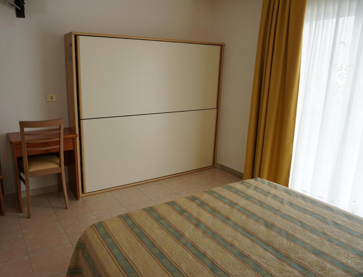 Hotel Ideal Sottomarina Exterior foto