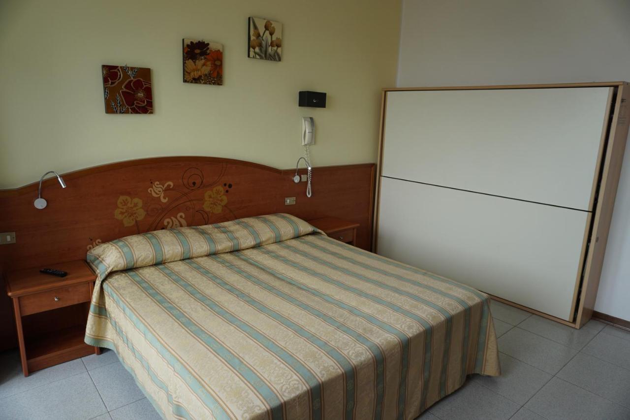Hotel Ideal Sottomarina Exterior foto