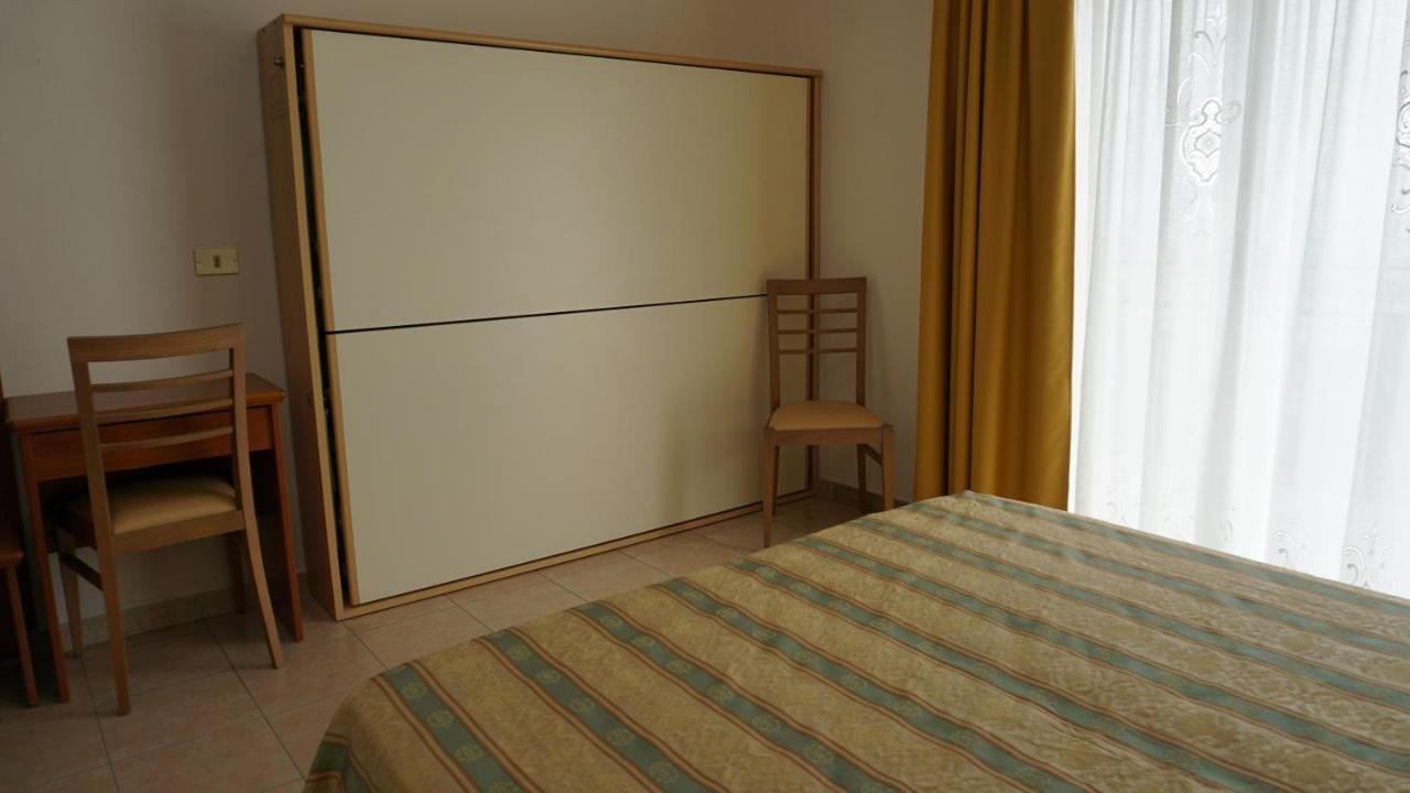 Hotel Ideal Sottomarina Exterior foto