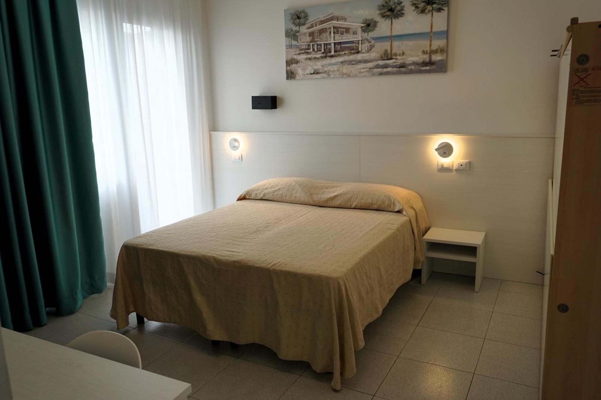 Hotel Ideal Sottomarina Exterior foto